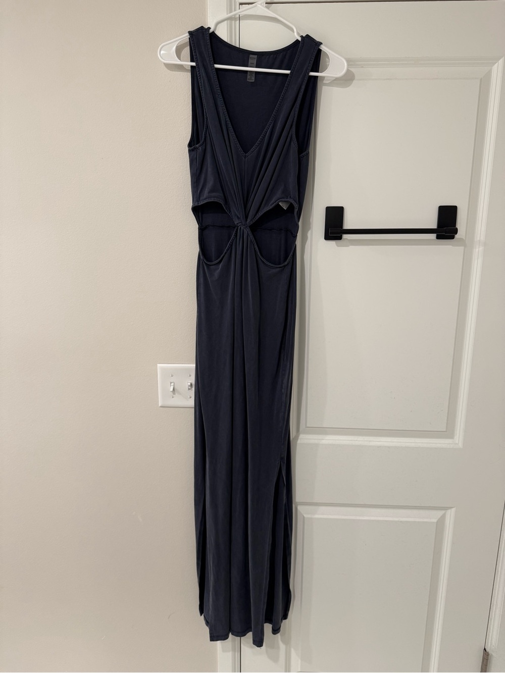 Beyond Yoga Navy Sleeveless Twist-Front Maxi Dress